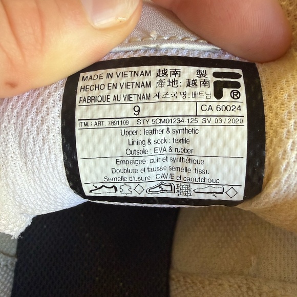 Fila Dissaray Sneakers size W9 - Picture 7 of 7